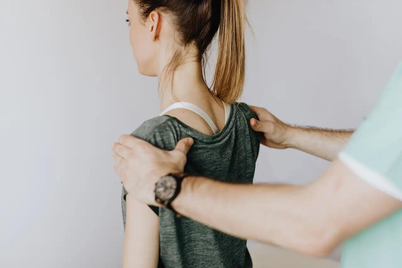 Chiropractic Huntsville AL Shoulder Adjustment